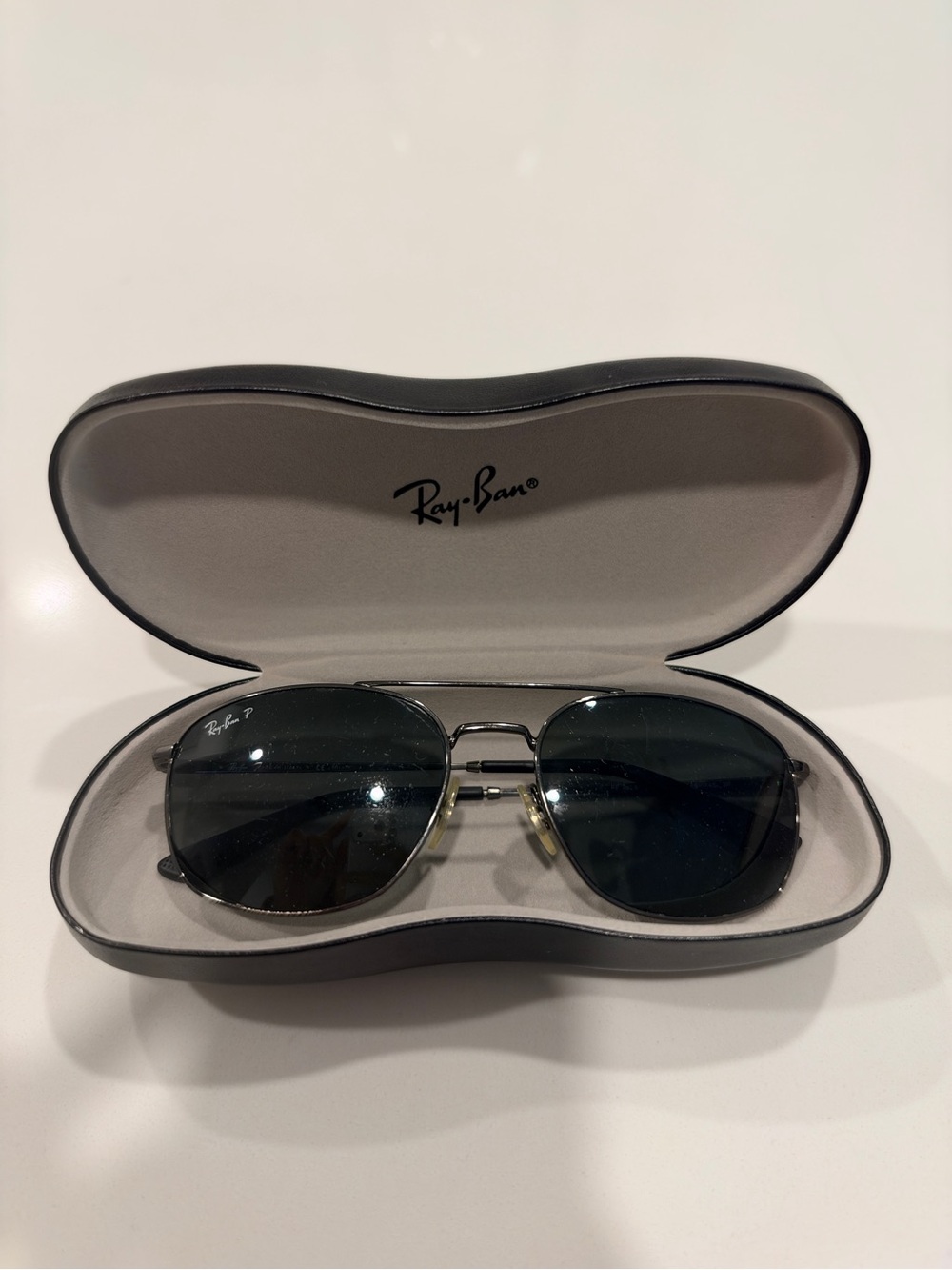 Ray-Ban Aviator Sunglasses Polarized With Case